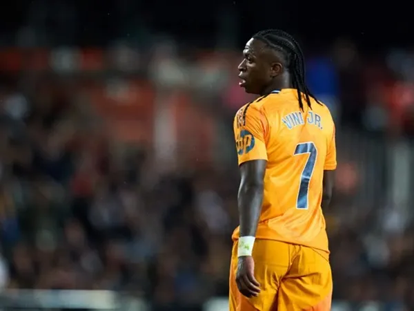 Karim Benzema Berikan Saran untuk Vinicius Jr