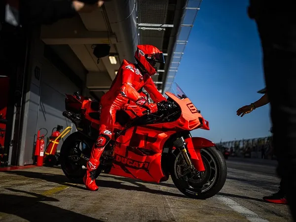Marc Marquez tak mau pikirkan beban ketika perkuat tim pabrikan Ducati.