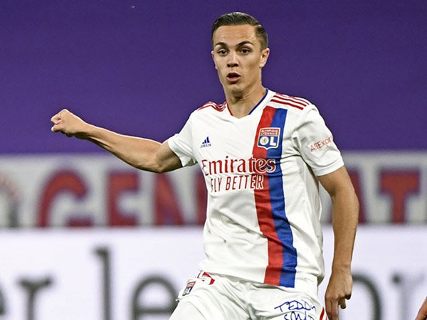 Sebelum Nemanja Matic, Como dan Lyon Sepakati Transfer Maxence Caqueret