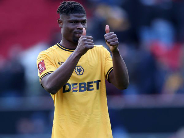 Vitor Pereira Komentari Debut Emmanuel Agbadou di Wolves