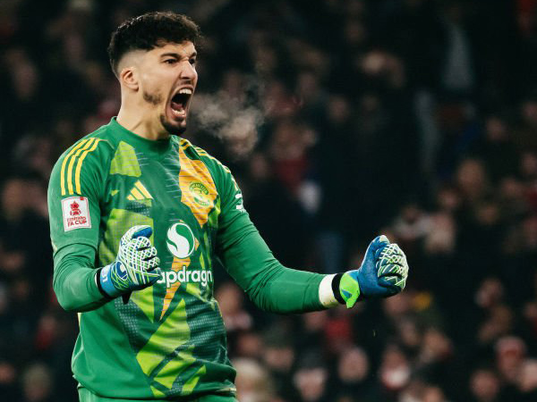 Alan Shearer Puji Performa Altay Bayindir Saat MU Kalahkan Arsenal