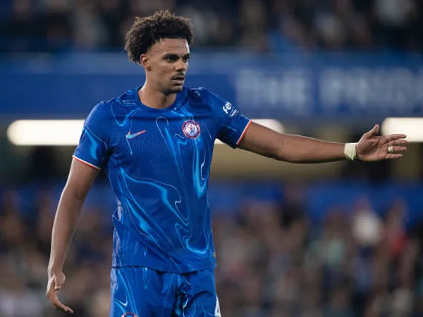 Borussia Dortmund Minati Renato Veiga, Chelsea Ingin Jual Permanen