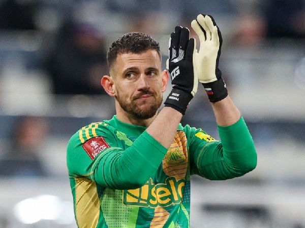Eddie Howe Optimis Martin Dubravka akan Bertahan di Newcastle