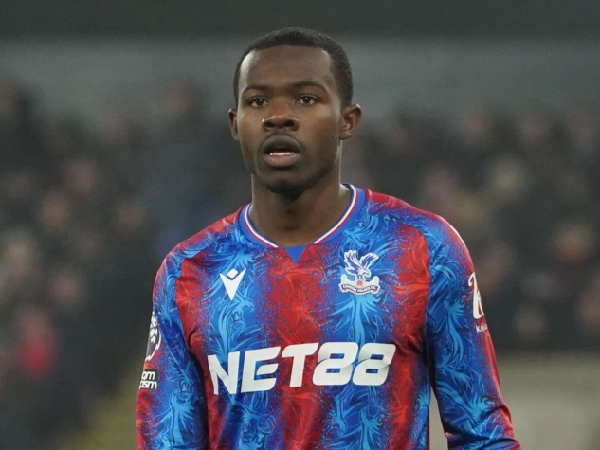 Crystal Palace Bertekad Pertahankan Tyrick Mitchell dari Kejaran Arsenal