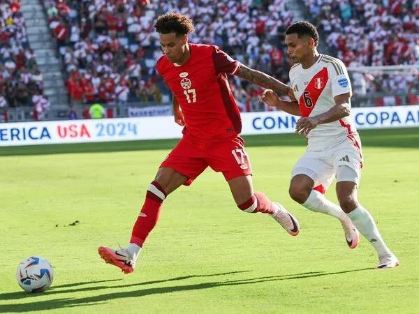 Masuk Daftar Jual, Tajon Buchanan Tegaskan Ingin Bertahan di Inter