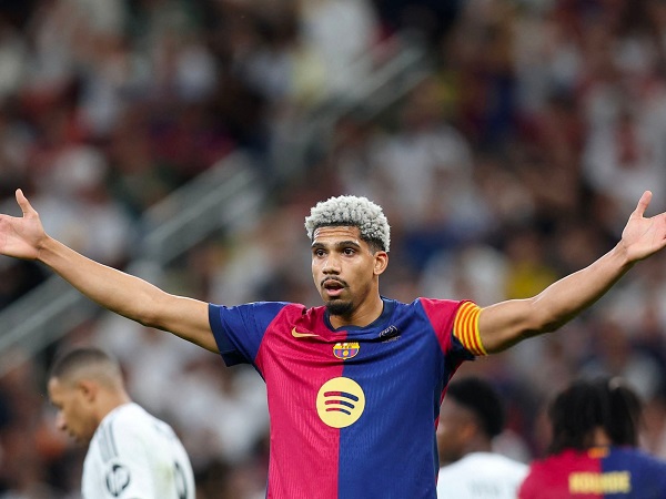Ronald Araujo Diklaim Ingin Tinggalkan Barcelona untuk Juventus