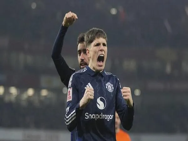 Tawaran perdana Napoli untuk memboyong Alejandro Garnacho senilai 45 juta Euro ditolak oleh Manchester United / via Getty Images