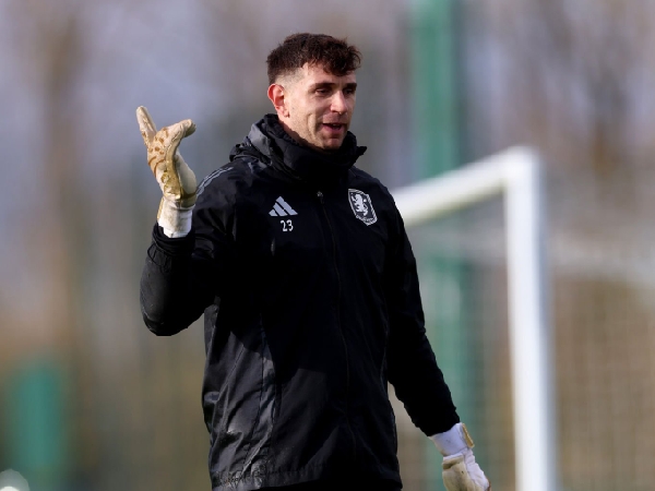 Unai Emery Yakin Emi Martinez Fit untuk Hadapi Everton