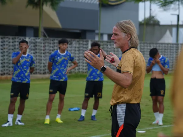 Ambisi Dewa United Berikan Kekalahan Perdana Untuk Persib