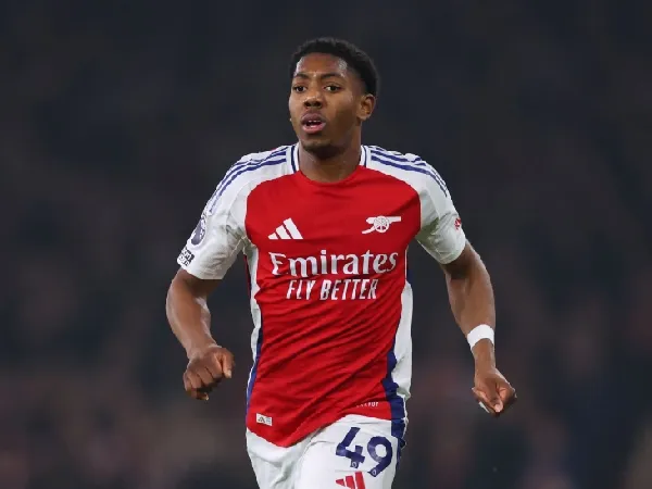 Myles Lewis-Skelly menjadi andalan di posisi bek kiri Arsenal