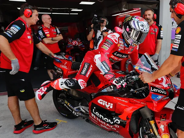 Enea Bastianini belajar banyak saat bela Ducati.