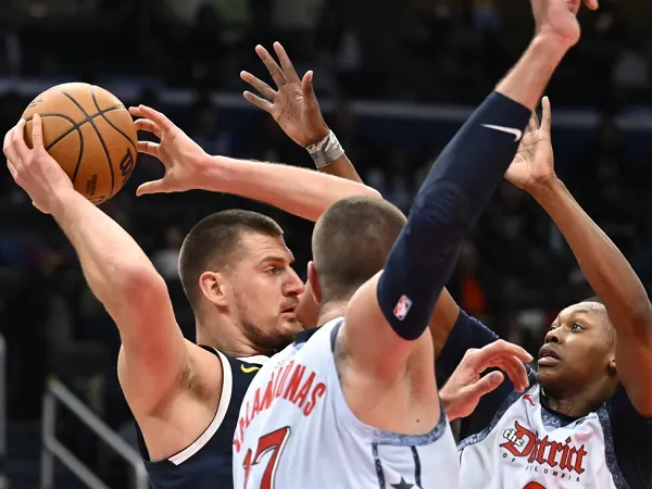Kevin Garnett ingin Nikola Jokic untuk lebih bersuara lantang di lapangan.
