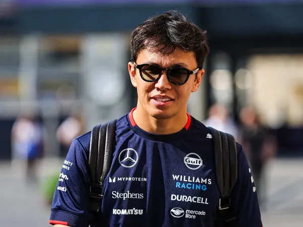 Alex Albon antusias sambut Carlos Sainz Jr dalam tim.
