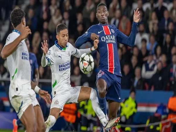 Eks striker Juventus ragu jika rekrutan anyar Bianconeri yakni Randal Kolo Muani, bisa kompak berduet dengan Dusan Vlahovic / via Getty Images
