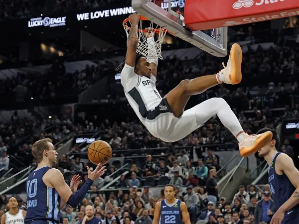 Stephon Castle terus asah kemampuan di musim debutnya.