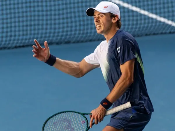 Torehkan Tonggak Bersejarah Di Melbourne, Alex De Minaur Nantikan Laga Menantang Dari Jannik Sinner