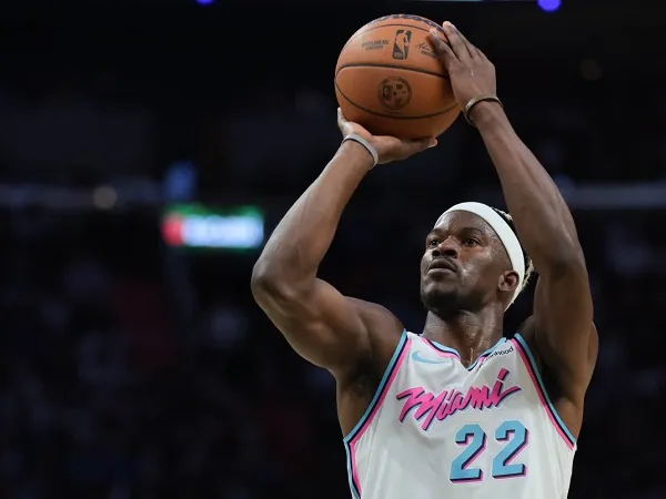Shaq ingin lihat Jimmy Butler berseragam Warriors.