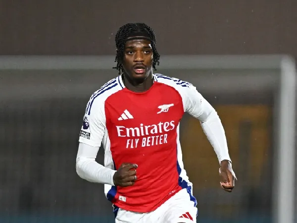 Manchester United berusaha membajak Ayden Heaven dari Arsenal