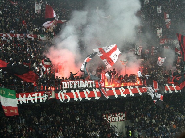 Drama di San Siro: Ultras AC Milan Bungkam Hingga Ribut-ribut Conceicao