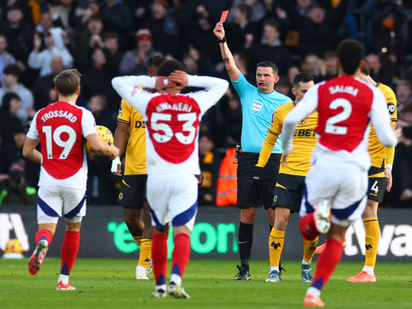 Kartu Merah Myles Lewis-Skelly Buat Michael Oliver Dapat Ancaman