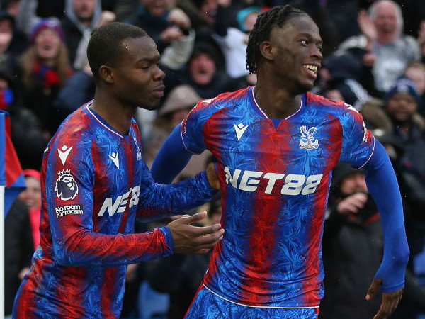 Romain Esse Hepi Usai Cetak Gol Pertama di Laga Debut