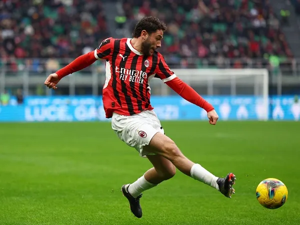 Tentang Kyle Walker, Davide Calabria: Saya Fokus ke Kepentingan Tim