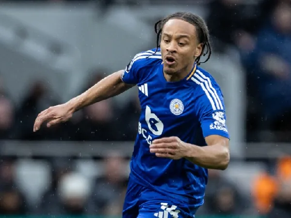 Bobby De Cordova-Reid turun sebagai starter di laga Leicester City melawan Tottenham