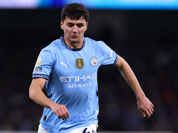 Pep Guardiola Akui Debut Abdukodir Khusanov di Man City Terlalu Cepat