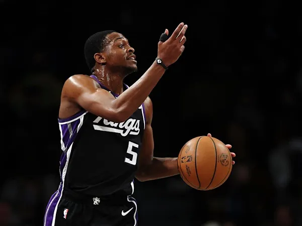 De'Aaron Fox kurang berminat untuk bergabung dengan Lakers.