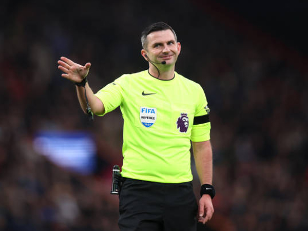Michael Oliver Ditunjuk Sebagai Wasit Derby Merseyside