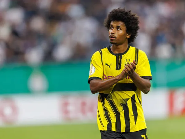Tolak Napoli, Karim Adeyemi Putuskan Bertahan di Borussia Dortmund