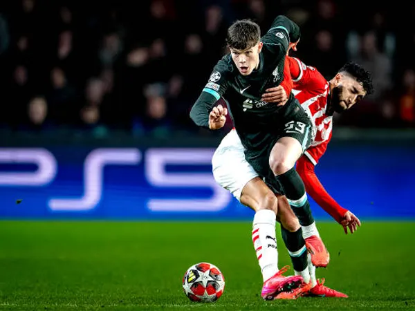 Arne Slot Konfirmasi James McConnell Tidak Akan Dipinjamkan Liverpool