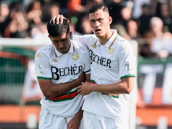 Terus Berbenah, Genoa Resmi Rekrut Onana dan Mikael Egill Ellertsson