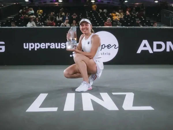 Ekaterina Alexandrova Terseok-Seok Demi Naik Podium Juara Di Linz