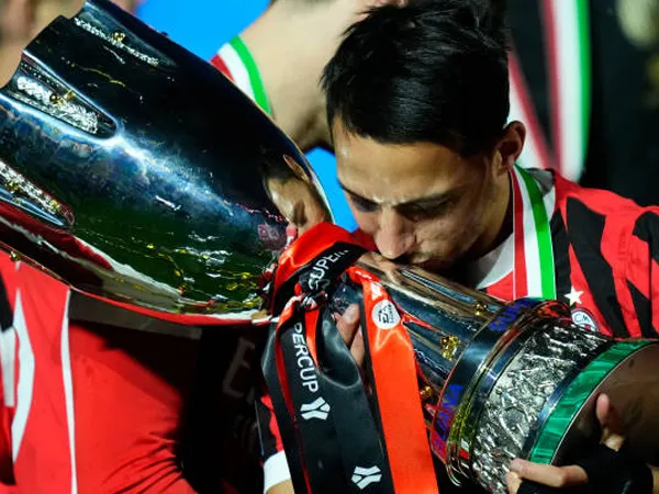 Hijrah ke Ligue 1, AC Milan Lepas Gelandang Andalannya