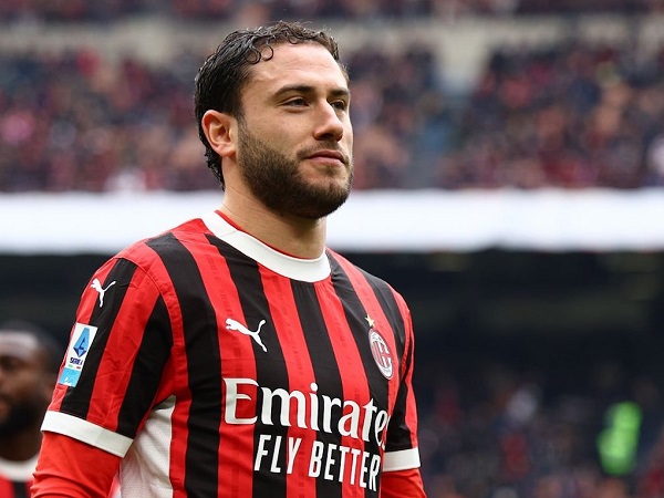 Lepas Davide Calabria, Milan: Kenangan Kita Bersama Akan Selalu Ada
