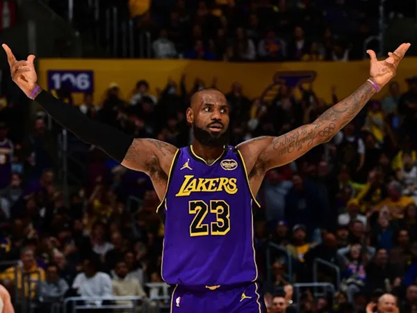 LeBron James Kembali Pecahkan Rekor Milik Michael Jordan
