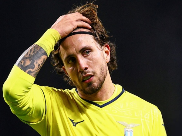 Dipinggirkan, Besiktas Berminat Tampung Defender Lazio