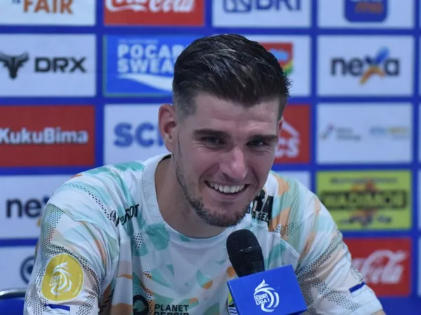 Bek Persib, Nick Kuipers