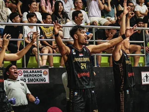 Oleh Halim bongkar rahasia kemenangan timnya lawan Pacific Caesar Surabaya.