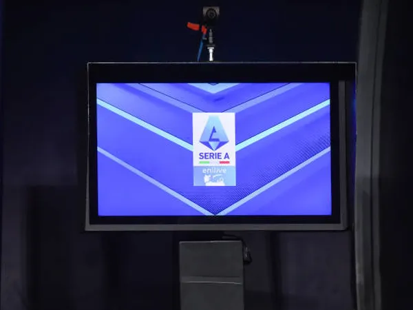 Wasit Italia Angkat Bicara Soal Keputusan VAR yang Menuai Perdebatan