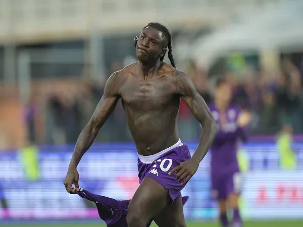 Mario Balotelli mengecam aksi rasisme yang baru saja menimpa juniornya di Timnas Italia yaitu Moise Kean / via Getty Images