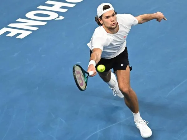 Otto Virtanen Paksa Sebastian Korda Angkat Koper Dari Marseille