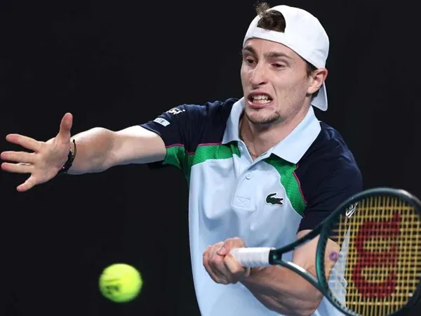 Juara Bertahan, Ugo Humbert Patahkan Perjuangan Alexander Bublik Di Marseille