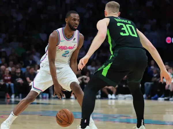Andrew Wiggins tetap tenang meski gagal tampil apik di laga debut bersama Miami Heat.