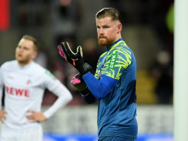 Main Lawan BVB, Timo Horn Kembali ke Bundesliga Setelah 3 Tahun Absen