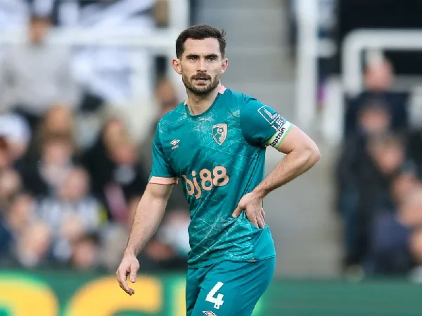 Gelandang Bournemouth, Lewis Cook