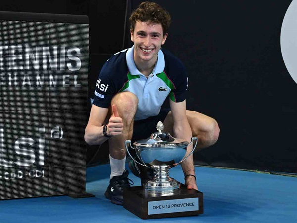 Ugo Humbert Sukses Pertahankan Gelar Di Marseille
