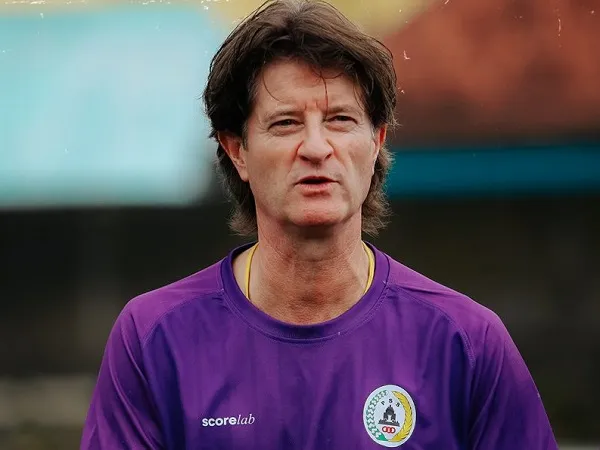 Pieter Huistra Mulai Pimpin Latihan PSS Sleman, Sebut Timnya Raksasa Tidur