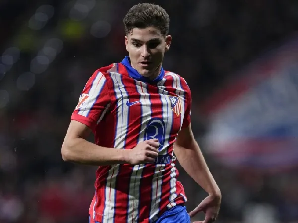 Sergio Aguero yakin Julian Alvarez bisa membantu mengatasi masalah di lini depan Arsenal